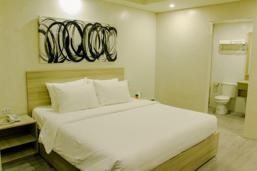 Mabolo Royal Hotel Себу Экстерьер фото