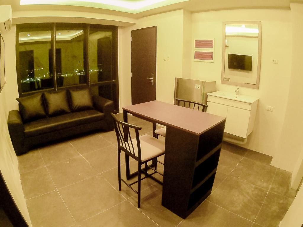 Mabolo Royal Hotel Себу Экстерьер фото